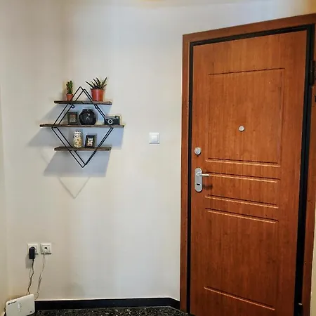 Two Bedroom In The Centre Of Apartment *
